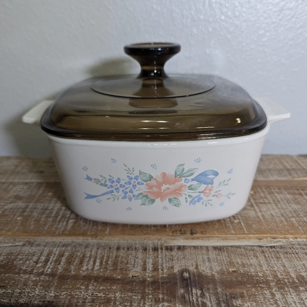 CORNING WARE - SYMPHONY 1.5QT CASSEROLE DISH - AMBER LID A-11/2-B